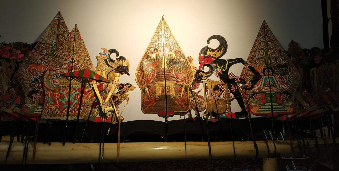 Kerajinan Tangan Wayang Kulit