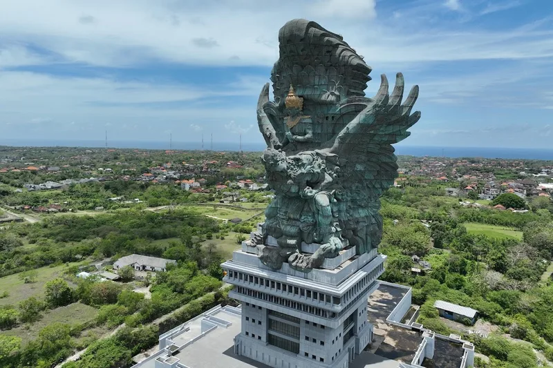 Patung Garuda dari Bali