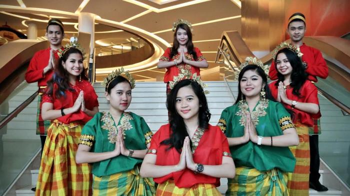 Baju Bodo: Simbol Keanggunan dan Kearifan Perempuan Bugis Makassar