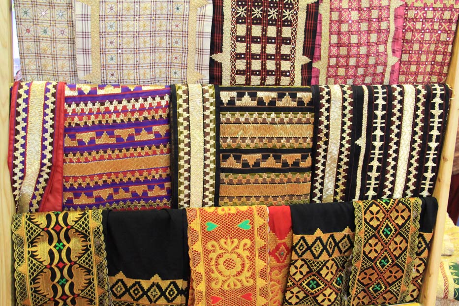 Kain Tapis Lampung: Warisan Tekstil Emas