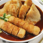 Pempek. Ikon Kuliner Palembang yang Melegenda