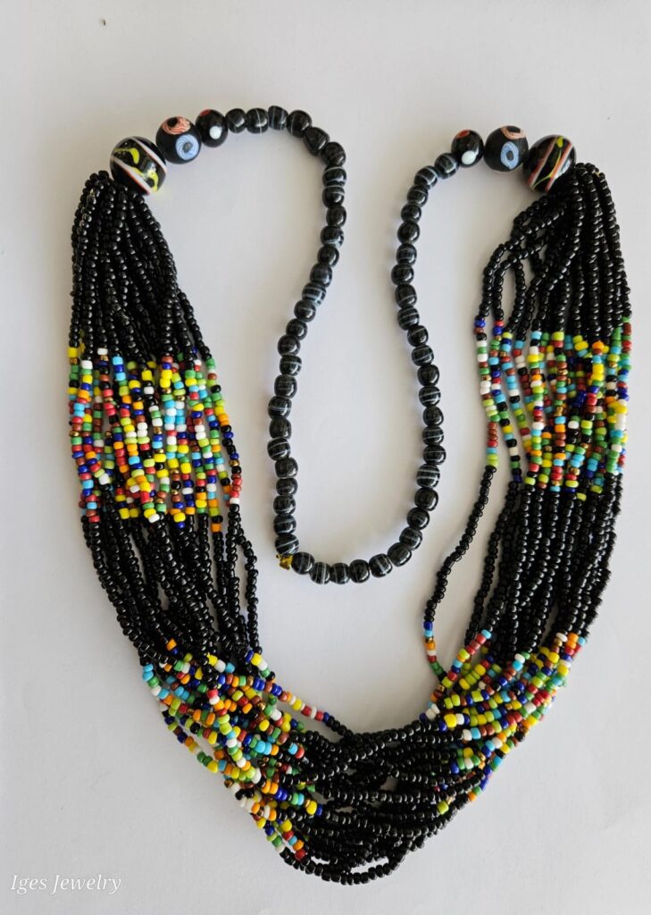 Kalung Manik-Manik Dayak